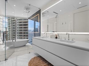 300 Biscayne Boulevard Way 4007W, Miami FL 33131