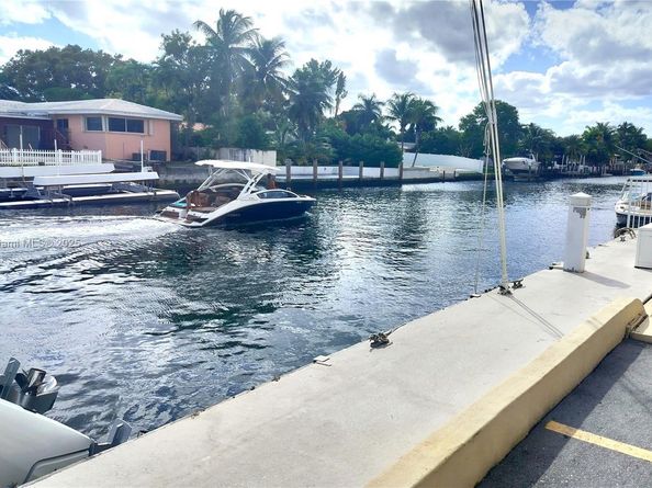 2020 NE 135th St 506, North Miami FL 33181