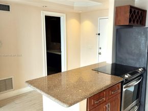 2020 NE 135th St 506, North Miami FL 33181