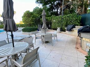 2901 S Bayshore Dr 2H, Miami FL 33133