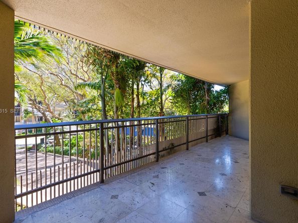 2901 S Bayshore Dr 2H, Miami FL 33133