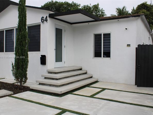 64 NW 52nd St, Miami FL 33127