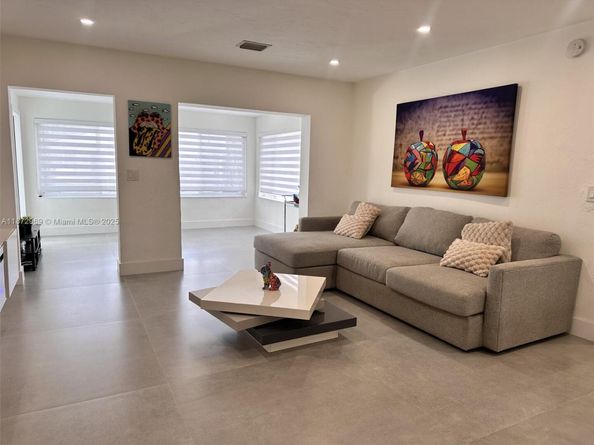 64 NW 52nd St, Miami FL 33127