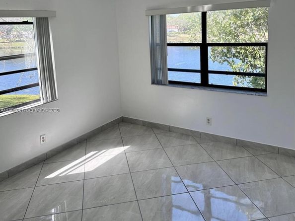 9022 NW 28th Dr 2206, Coral Springs FL 33065