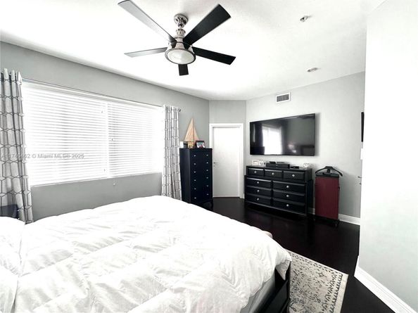 317 NE 7th St 317, Fort Lauderdale FL 33304