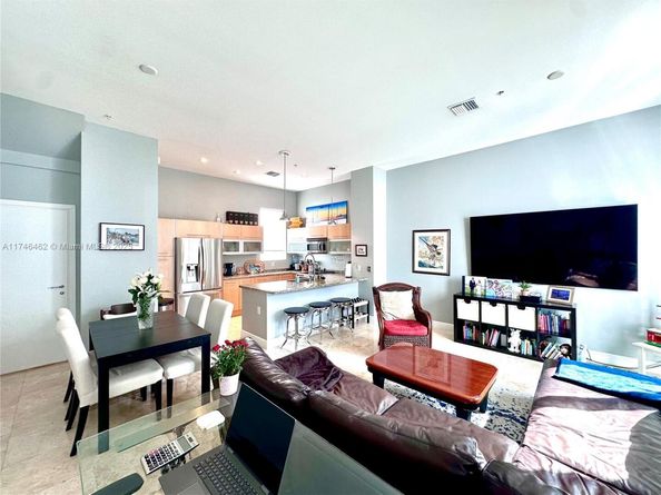 317 NE 7th St 317, Fort Lauderdale FL 33304