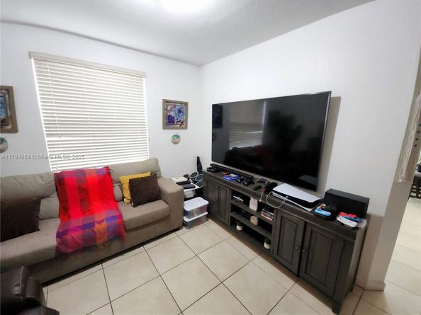 3064 SE 1st Dr 3, Homestead FL 33033