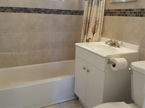 1870 NE 179th St, North Miami Beach FL 33162