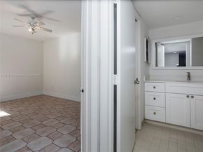 9761 SW 138th Ave HC1R, Miami FL 33186