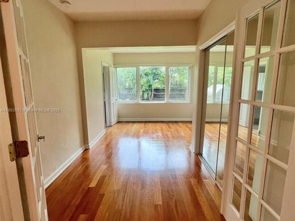 1154 Biarritz Dr, Miami Beach FL 33141