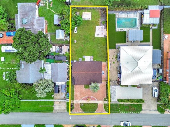 713 SW 6th Ave, Hallandale Beach FL 33009