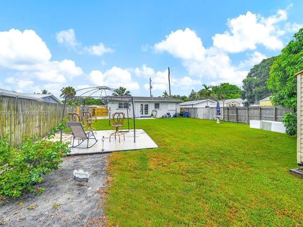713 SW 6th Ave, Hallandale Beach FL 33009