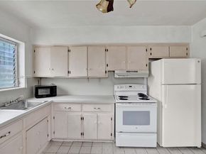 831 NW 21st Ct, Miami FL 33125