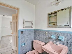 831 NW 21st Ct, Miami FL 33125