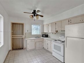 831 NW 21st Ct, Miami FL 33125