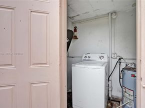 831 NW 21st Ct, Miami FL 33125