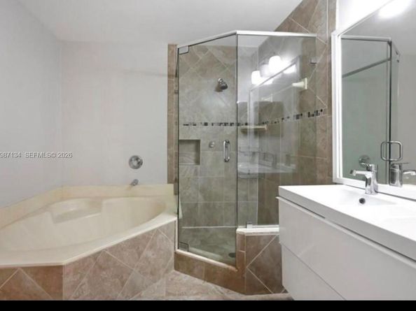 6690 NW 38th Dr, Lauderhill FL 33319