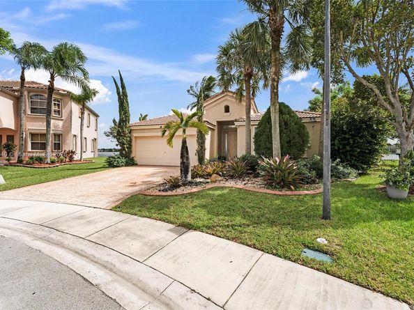 17018 SW 52nd Ct, Miramar FL 33027