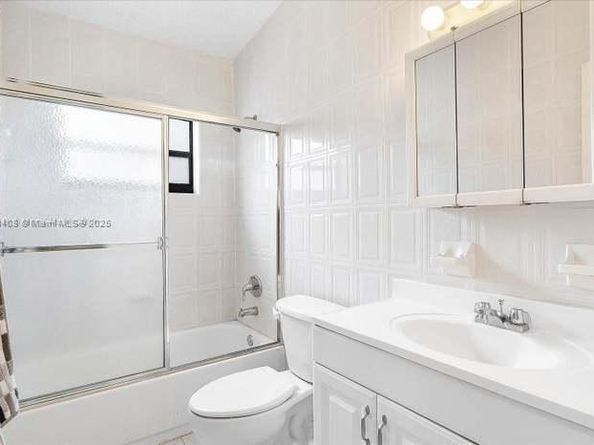 450 NE 175th St, North Miami Beach FL 33162