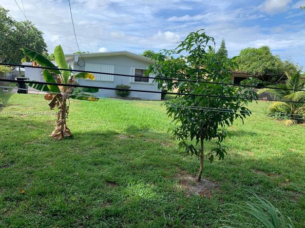 450 NE 175th St, North Miami Beach FL 33162