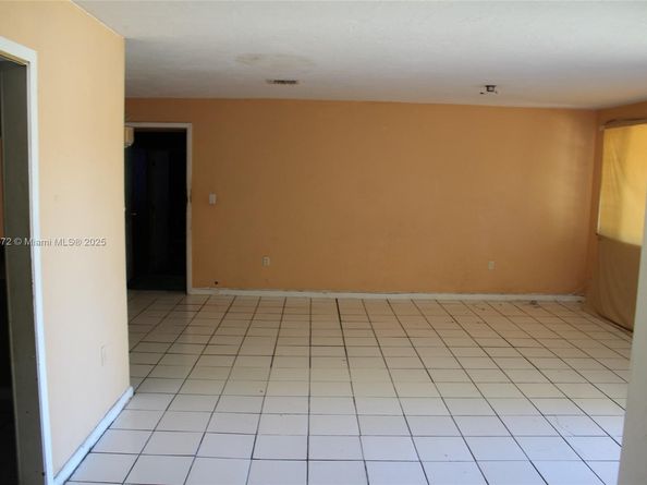 15121 SW 105th Ct, Miami FL 33176