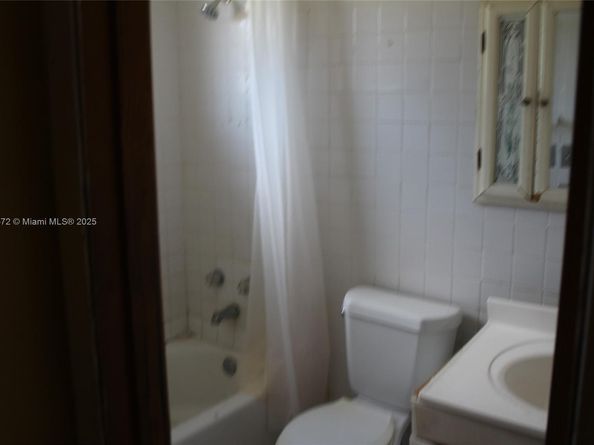 15121 SW 105th Ct, Miami FL 33176