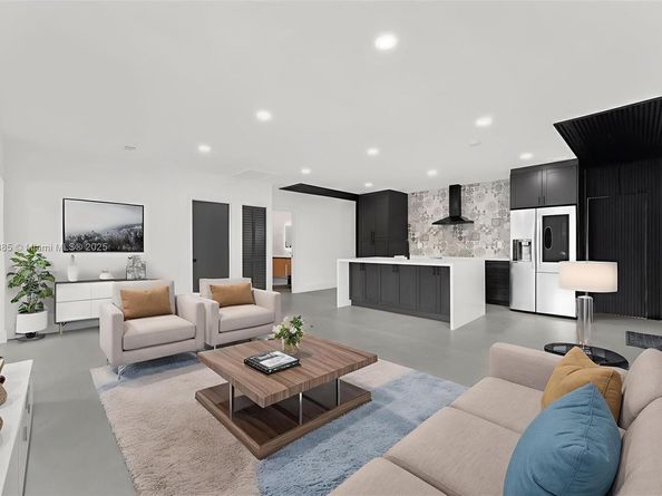 889 NW 102nd St, Miami FL 33150