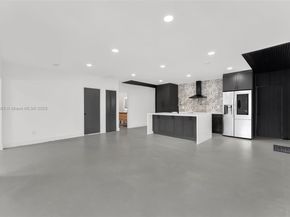 889 NW 102nd St, Miami FL 33150