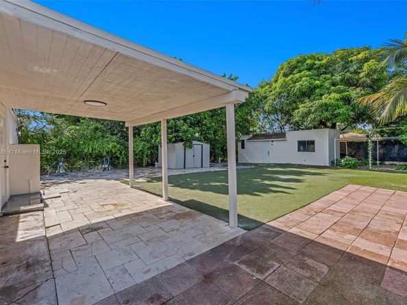 889 NW 102nd St, Miami FL 33150