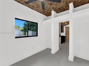 889 NW 102nd St, Miami FL 33150