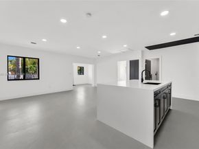 889 NW 102nd St, Miami FL 33150