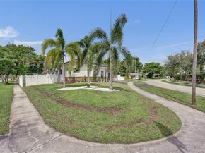 300 W Chaminade Dr, Hollywood FL 33021
