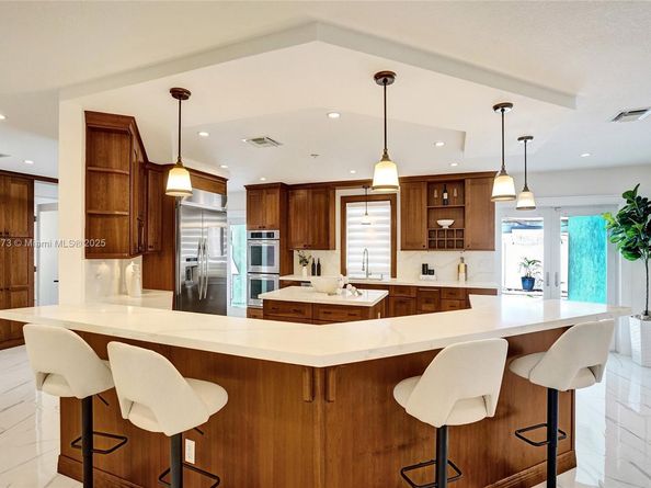 300 W Chaminade Dr, Hollywood FL 33021