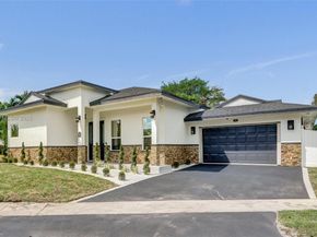 300 W Chaminade Dr, Hollywood FL 33021