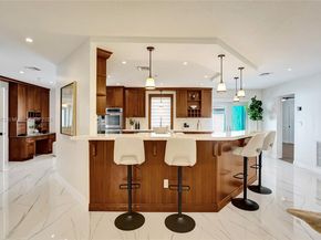300 W Chaminade Dr, Hollywood FL 33021