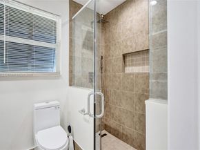 300 W Chaminade Dr, Hollywood FL 33021