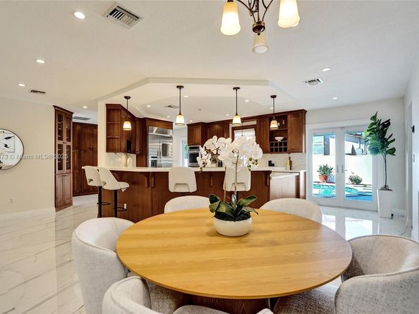 300 W Chaminade Dr, Hollywood FL 33021