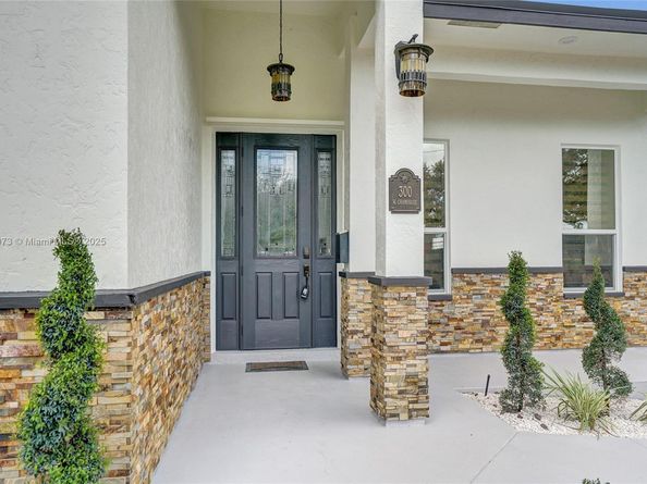 300 W Chaminade Dr, Hollywood FL 33021