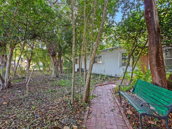 11550 SW 108th Ct, Miami FL 33176