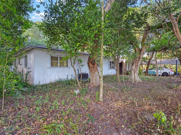 11550 SW 108th Ct, Miami FL 33176