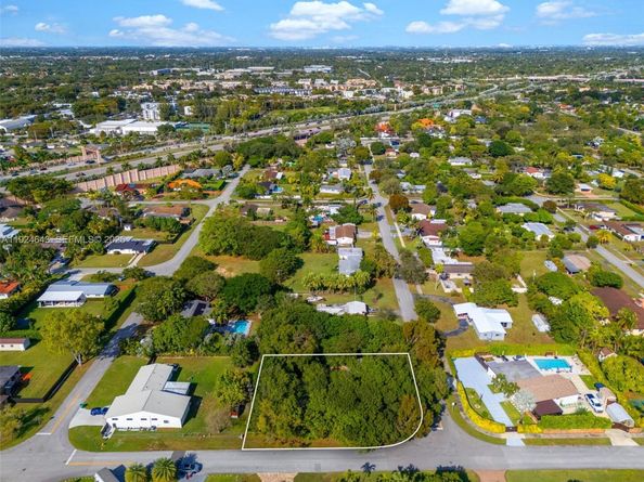 11550 SW 108th Ct, Miami FL 33176