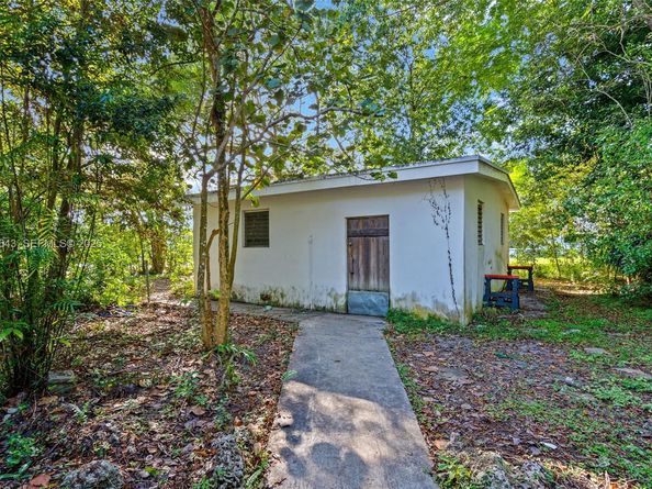 11550 SW 108th Ct, Miami FL 33176