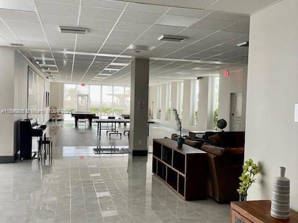 3140 S Ocean Dr 1105, Hallandale Beach FL 33009