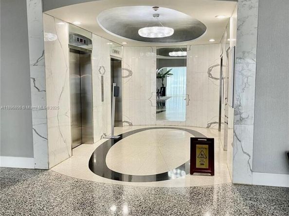 3140 S Ocean Dr 1105, Hallandale Beach FL 33009
