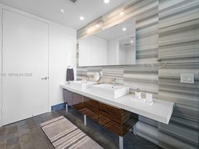 1100 Biscayne Blvd 3104, Miami FL 33132