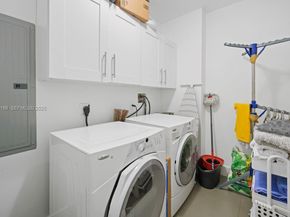 1100 Biscayne Blvd 3104, Miami FL 33132