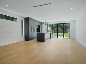 355 NW 50th St, Miami FL 33127