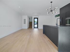 355 NW 50th St, Miami FL 33127