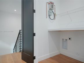 355 NW 50th St, Miami FL 33127