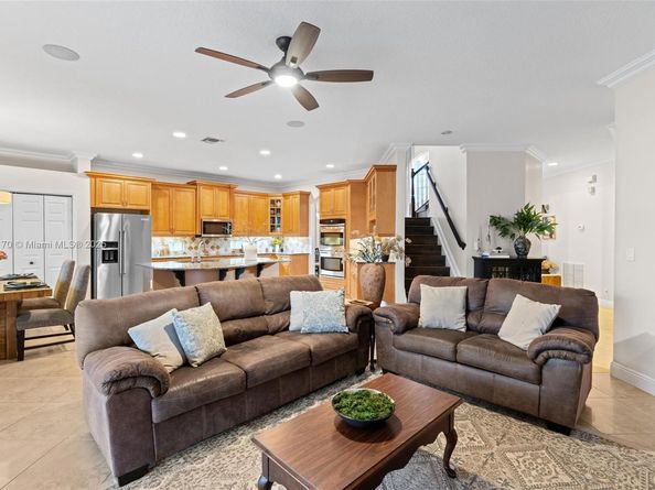 5920 NW 54th Cir, Coral Springs FL 33067
